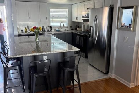 Condominio en alquiler en South Pasadena, Florida, 2 dormitorios, 117.06 m2 № 1918466 - foto 3