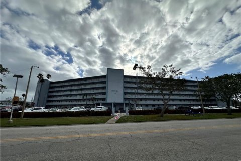 Condominio en alquiler en South Pasadena, Florida, 2 dormitorios, 117.06 m2 № 1918466 - foto 1