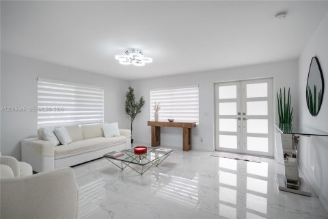 Casa en venta en Miami, Florida, 3 dormitorios, 169.08 m2 № 2069454 - foto 6