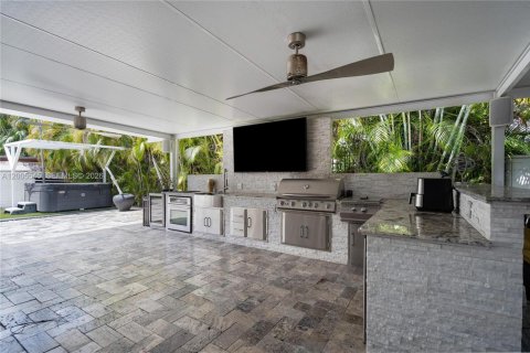 Casa en venta en Miami, Florida, 3 dormitorios, 169.08 m2 № 2069454 - foto 15