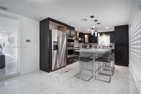 Casa en venta en Miami, Florida, 3 dormitorios, 169.08 m2 № 2069454 - foto 19