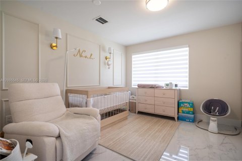 Casa en venta en Miami, Florida, 3 dormitorios, 169.08 m2 № 2069454 - foto 14