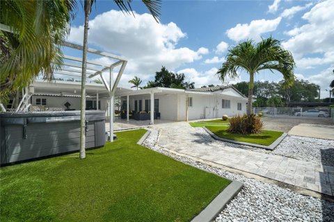 Casa en venta en Miami, Florida, 3 dormitorios, 169.08 m2 № 2069454 - foto 22