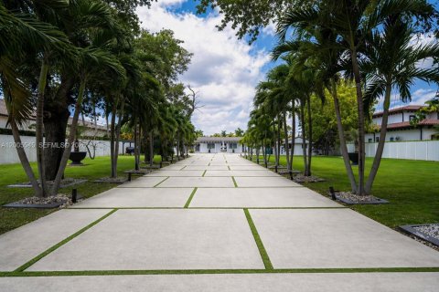 Casa en venta en Miami, Florida, 3 dormitorios, 169.08 m2 № 2069454 - foto 1