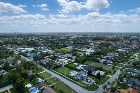 Casa en venta en Miami, Florida, 3 dormitorios, 169.08 m2 № 2069454 - foto 25