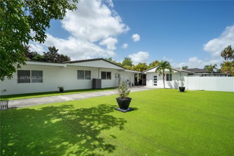 Casa en venta en Miami, Florida, 3 dormitorios, 169.08 m2 № 2069454 - foto 23