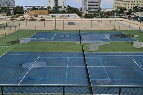 Condo in Sunny Isles Beach, Florida, 1 bedroom  № 1763349 - photo 16