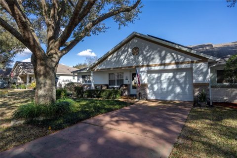 House in Ocala, Florida 2 bedrooms, 139.54 sq.m. № 1560011 - photo 2
