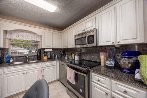 House in Ocala, Florida 2 bedrooms, 139.54 sq.m. № 1560011 - photo 27