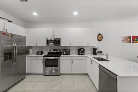 Touwnhouse à vendre à Homestead, Floride: 4 chambres, 169.08 m2 № 2059767 - photo 9