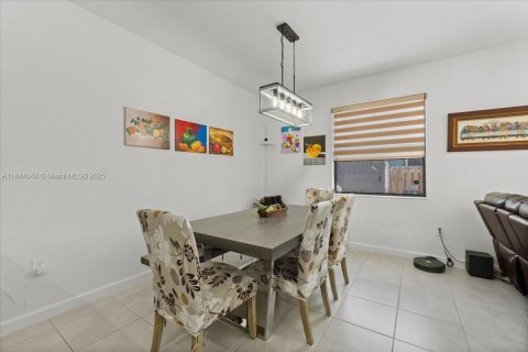 Touwnhouse à vendre à Homestead, Floride: 4 chambres, 169.08 m2 № 2059767 - photo 12