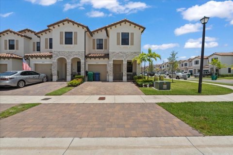 Touwnhouse à vendre à Homestead, Floride: 4 chambres, 169.08 m2 № 2059767 - photo 1