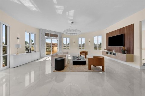 Copropriété à vendre à Tampa, Floride: 2 chambres, 244.89 m2 № 2199297 - photo 10