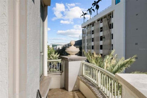 Copropriété à vendre à Tampa, Floride: 2 chambres, 244.89 m2 № 2199297 - photo 8