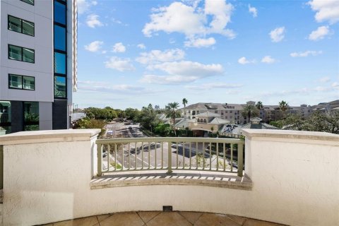 Copropriété à vendre à Tampa, Floride: 2 chambres, 244.89 m2 № 2199297 - photo 5