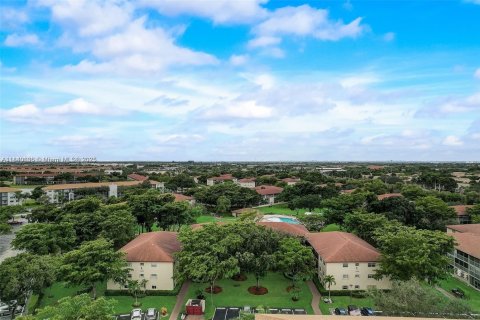 Condo in Pembroke Pines, Florida, 2 bedrooms  № 1838746 - photo 19