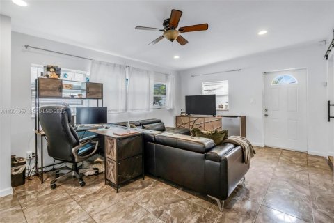 Casa en alquiler en Tamarac, Florida, 3 dormitorios, 121.89 m2 № 2056041 - foto 9