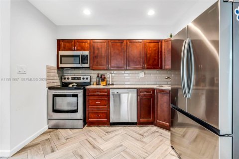 Casa en alquiler en Tamarac, Florida, 3 dormitorios, 121.89 m2 № 2056041 - foto 6