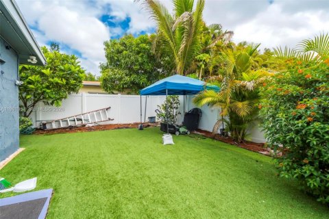 Casa en alquiler en Tamarac, Florida, 3 dormitorios, 121.89 m2 № 2056041 - foto 20