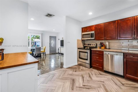 Casa en alquiler en Tamarac, Florida, 3 dormitorios, 121.89 m2 № 2056041 - foto 7