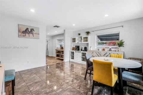 Casa en Tamarac, Florida 3 dormitorios, 121.89 m2 № 2056041