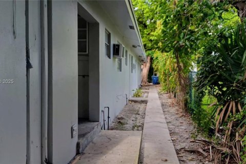 Propiedad comercial en venta en Fort Lauderdale, Florida, 257.15 m2 № 1838639 - foto 4