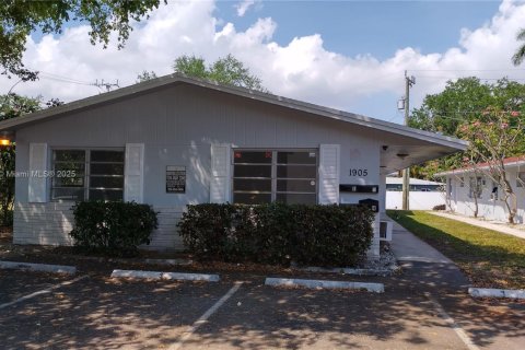 Propiedad comercial en venta en Fort Lauderdale, Florida, 257.15 m2 № 1838639 - foto 1