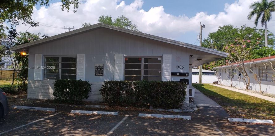 Propiedad comercial en Fort Lauderdale, Florida 257.15 m2 № 1838639