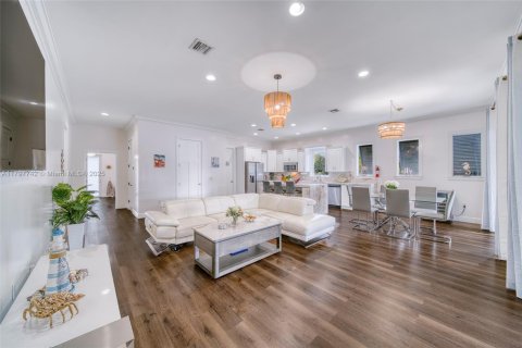 Villa ou maison à vendre à Dania Beach, Floride: 3 chambres, 206.8 m2 № 2077619 - photo 10
