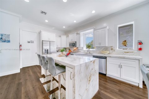 Villa ou maison à vendre à Dania Beach, Floride: 3 chambres, 206.8 m2 № 2077619 - photo 15