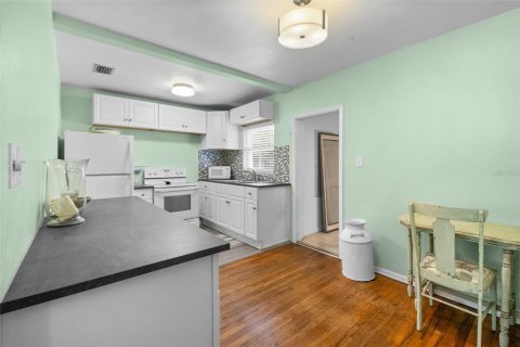 House in Gainesville, Florida 4 bedrooms, 116.31 sq.m. № 2224663 - photo 24
