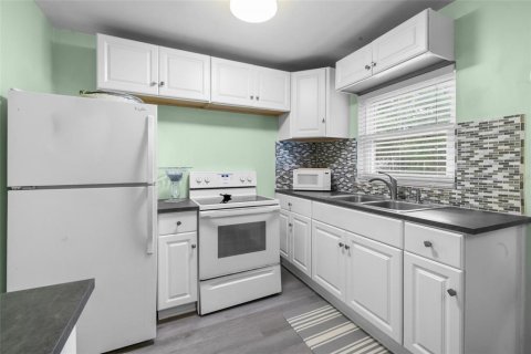 House in Gainesville, Florida 4 bedrooms, 116.31 sq.m. № 2224663 - photo 21