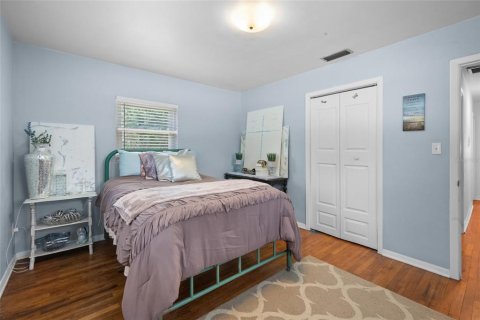 House in Gainesville, Florida 4 bedrooms, 116.31 sq.m. № 2224663 - photo 12