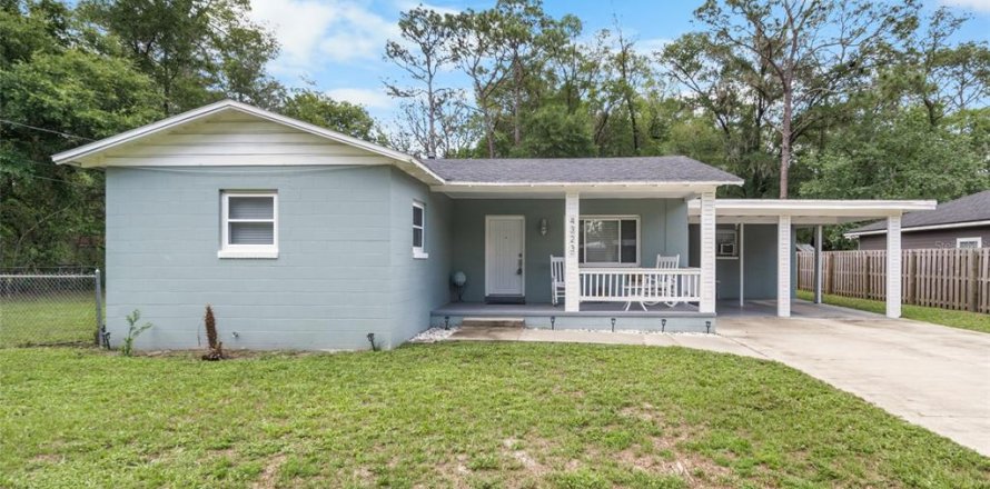 House in Gainesville, Florida 4 bedrooms, 116.31 sq.m. № 2224663