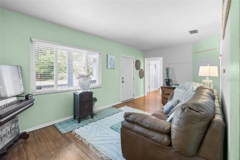 House in Gainesville, Florida 4 bedrooms, 116.31 sq.m. № 2224663 - photo 7