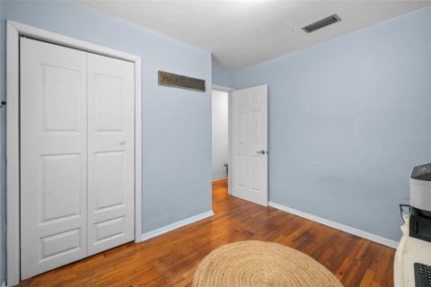 House in Gainesville, Florida 4 bedrooms, 116.31 sq.m. № 2224663 - photo 9