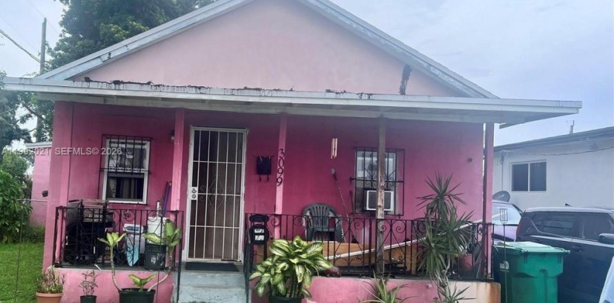 Casa en Miami, Florida 3 dormitorios, 73.76 m2 № 2056645