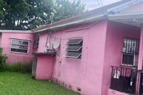 Casa en venta en Miami, Florida, 3 dormitorios, 73.76 m2 № 2056645 - foto 2