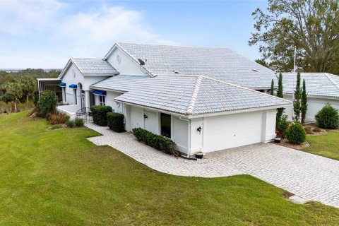 House in Lady Lake, Florida 3 bedrooms, 203.46 sq.m. № 1436908 - photo 7