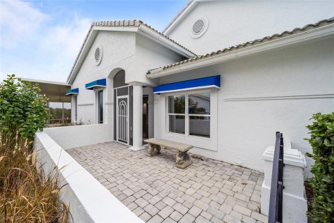 House in Lady Lake, Florida 3 bedrooms, 203.46 sq.m. № 1436908 - photo 10