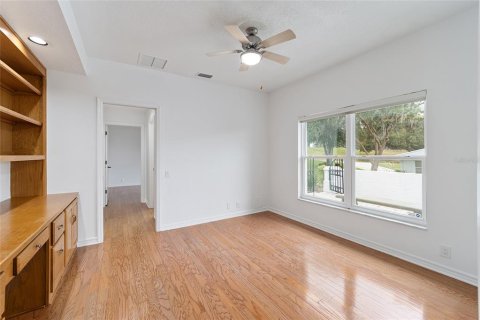 House in Lady Lake, Florida 3 bedrooms, 203.46 sq.m. № 1436908 - photo 29