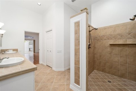 House in Lady Lake, Florida 3 bedrooms, 203.46 sq.m. № 1436908 - photo 6