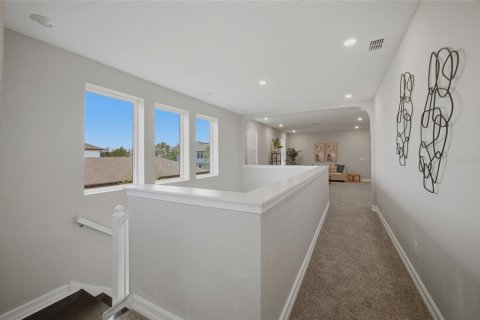 House in ESTANCIA

 in Wesley Chapel, Florida 4 bedrooms, 295.06 sq.m. № 2225491 - photo 27