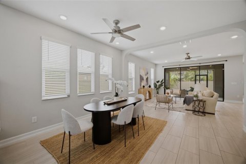 House in ESTANCIA

 in Wesley Chapel, Florida 4 bedrooms, 295.06 sq.m. № 2225491 - photo 19
