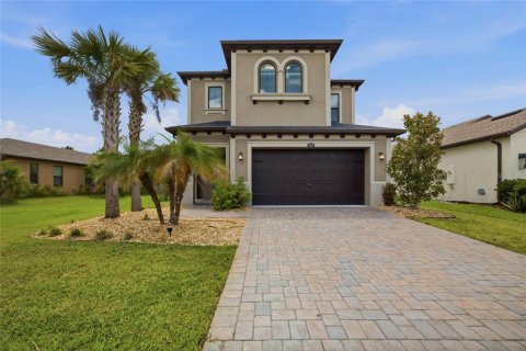House in ESTANCIA

 in Wesley Chapel, Florida 4 bedrooms, 295.06 sq.m. № 2225491 - photo 2