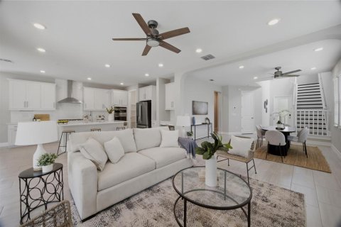 House in ESTANCIA

 in Wesley Chapel, Florida 4 bedrooms, 295.06 sq.m. № 2225491 - photo 16
