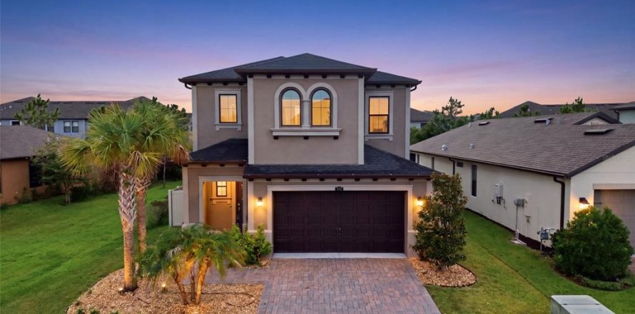 House in ESTANCIA

 in Wesley Chapel, Florida 4 bedrooms, 295.06 sq.m. № 2225491