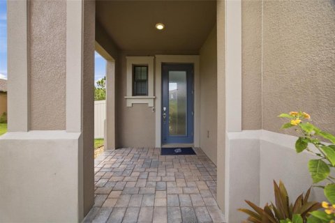 House in ESTANCIA

 in Wesley Chapel, Florida 4 bedrooms, 295.06 sq.m. № 2225491 - photo 4