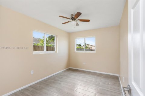 Casa en venta en Lake Worth, Florida, 2 dormitorios, 73.39 m2 № 2376348 - foto 15