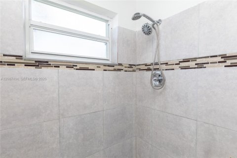 Casa en venta en Lake Worth, Florida, 2 dormitorios, 73.39 m2 № 2376348 - foto 21